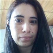 Profesora de apoyo escolar para estudiantes de Primaria